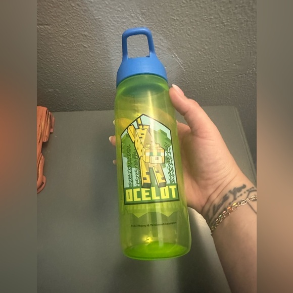 Zak! Minecraft 16oz green water bottle new Minecraft water bottle - Picture 7 of 7